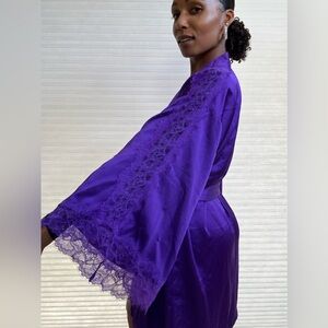 Victoria's Secret Purple Satin Lace Trim Kimono Robe